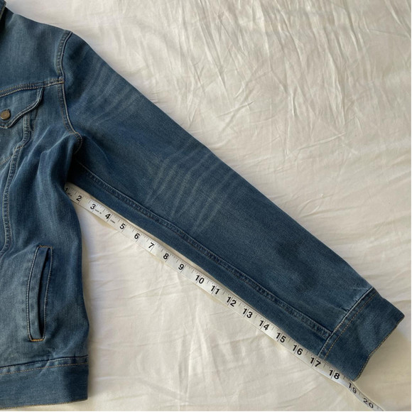 Outerwear - Picture 3 of 8